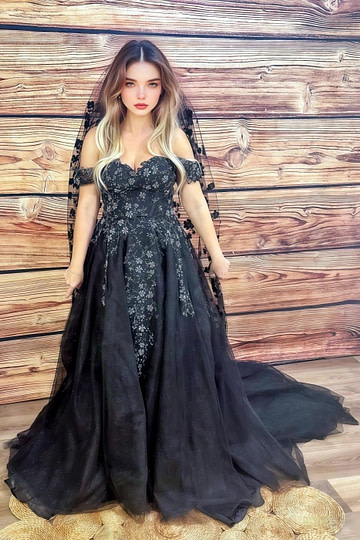 Martha | Boho Black and White Off the Shoulder Sweetheart Neck Wedding Dress with Long Train - Black - PromDressClub
