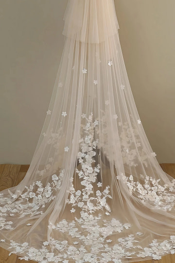 Akaks Lace Chapel Length Elin Champagne Wedding Veil Image251486