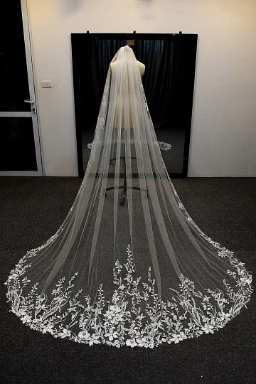 Akaks Vintage White Embroidered Tulle Xena Flower Wedding Veil with Cathedral Length Image438130