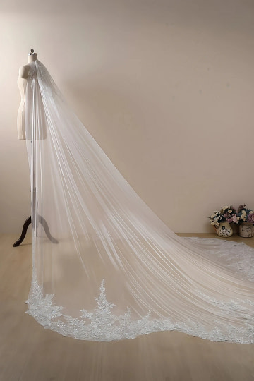 Akaks White Floral Lace Cathedral Gita Vintage Wedding Veil Image609746