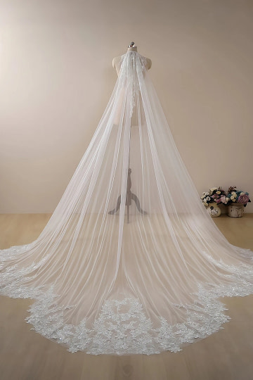 Akaks White Floral Lace Cathedral Gita Vintage Wedding Veil Image962368