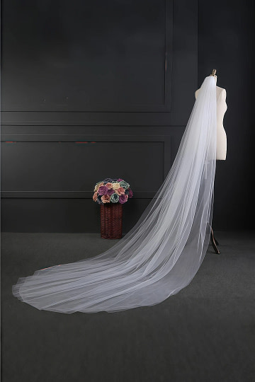 Akaks White Simple Two-Tier Arya Tulle Wedding Veil with Cathedral Length Image889244