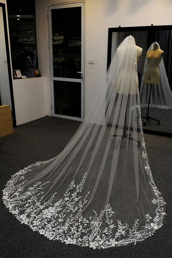 Akaks Vintage White Embroidered Tulle Xena Flower Wedding Veil With Cathedral Length Image535703