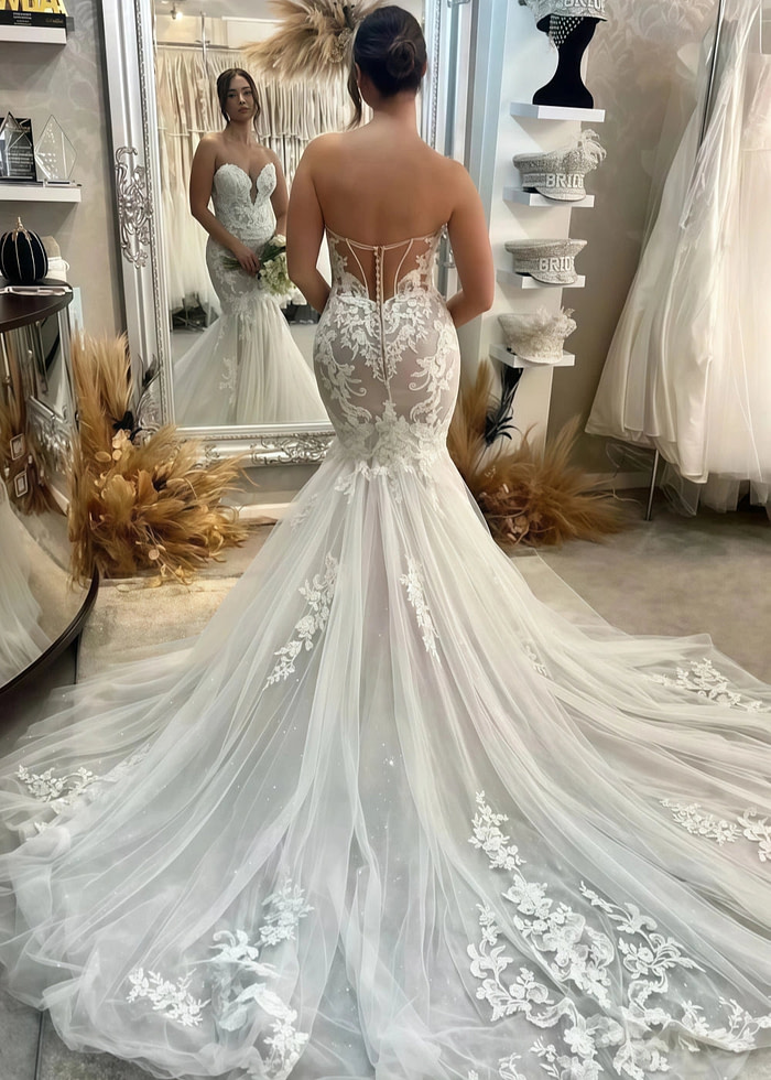 Akaks Estates Dress - Image 2