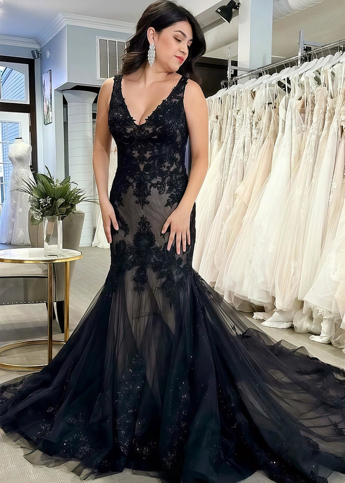 Mandy | Gothic Black Mermaid V Neck Lace Wedding Dress With Long Train - Black - Promdressclub